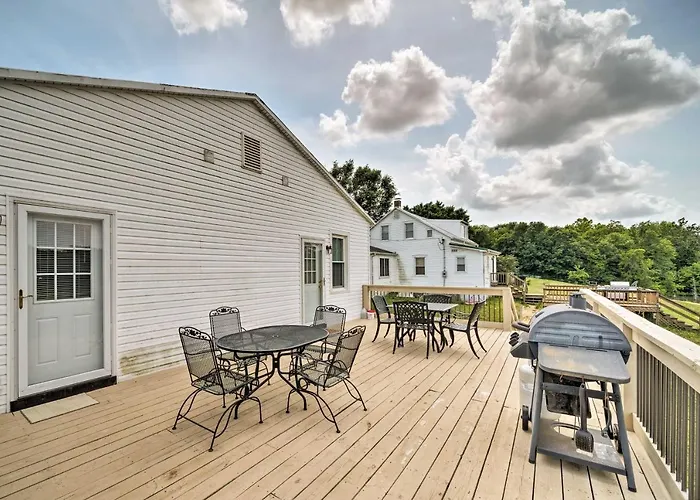 Charming Berger Apt On 42-Acre Farm W/ Pool Access