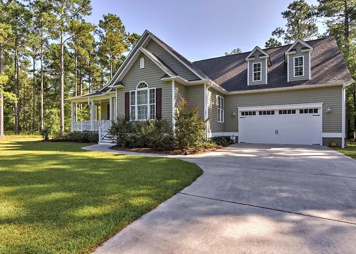 Oriental House On 1 Acre W/ Wraparound Porch!