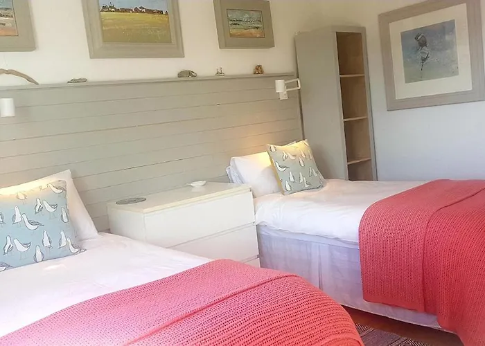 Tarian Haf-3 Bed-Sea View Bungalow-Trearddur Bay