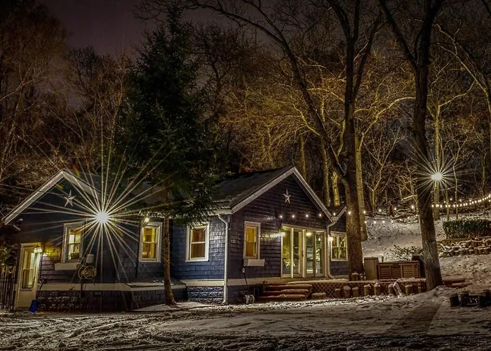 Secluded Fenced Cottage W Dune Top Hot Tub Near Hiking Dog Friendly
