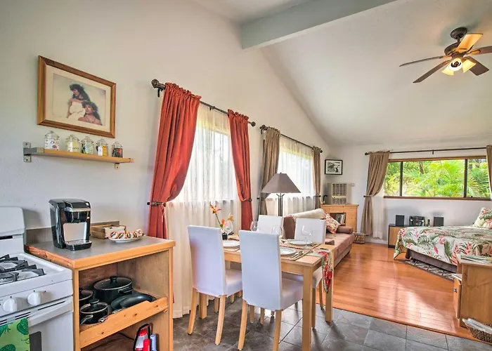 'Fern Cottage' Island Escape With Rainforest View!