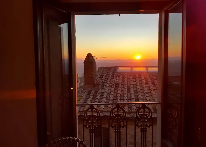 Cortona'S Rooftop Nest