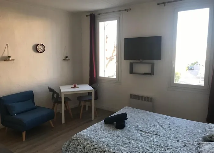 Accostage Vieux-Port - Appartements & Parking
