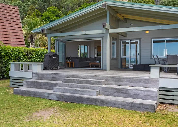 Kohi Point - Ohope Beachfront Holiday Home