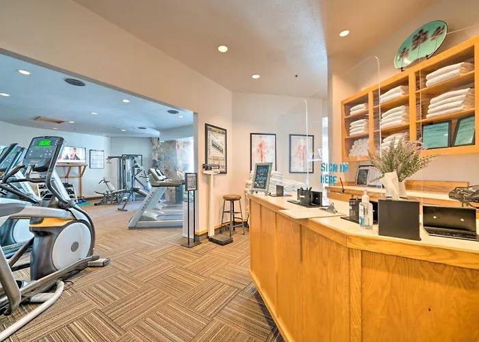 Big Sky Ski-In/Ski-Out Condo W/ Mountain Views!