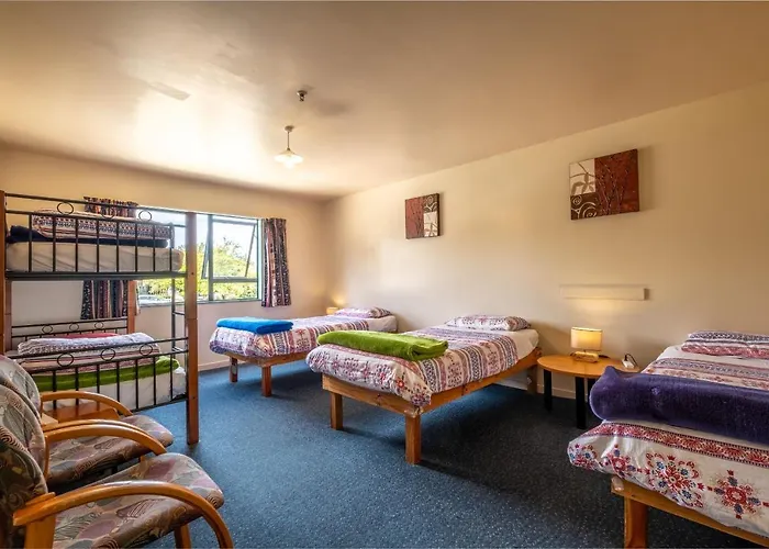 Kakapo Lodge