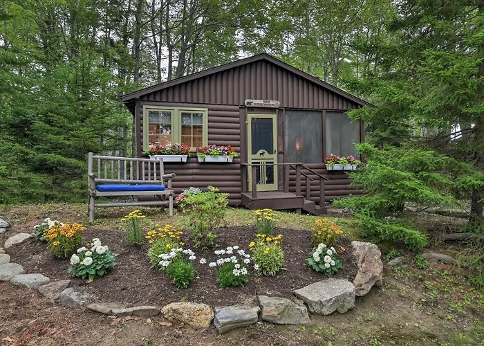 'Sprucewold' Boothbay Harbor Cottage W/ Deck