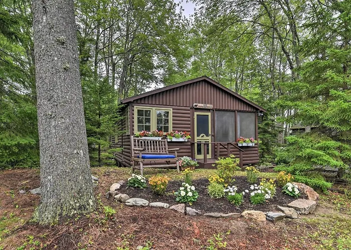 'Sprucewold' Boothbay Harbor Cottage W/ Deck