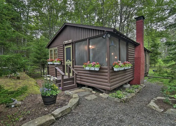 'Sprucewold' Boothbay Harbor Cottage W/ Deck
