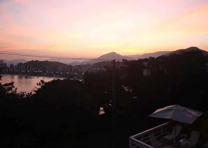 Honey Moon - Vista Do Mar Na Cama.