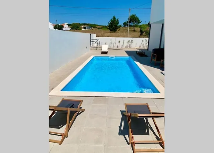 New And Modern 3 Bedroom Villa With Private Heated Pool Near Nazare