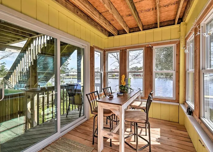 High-End Canal Front Paradise In Kill Devil Hills