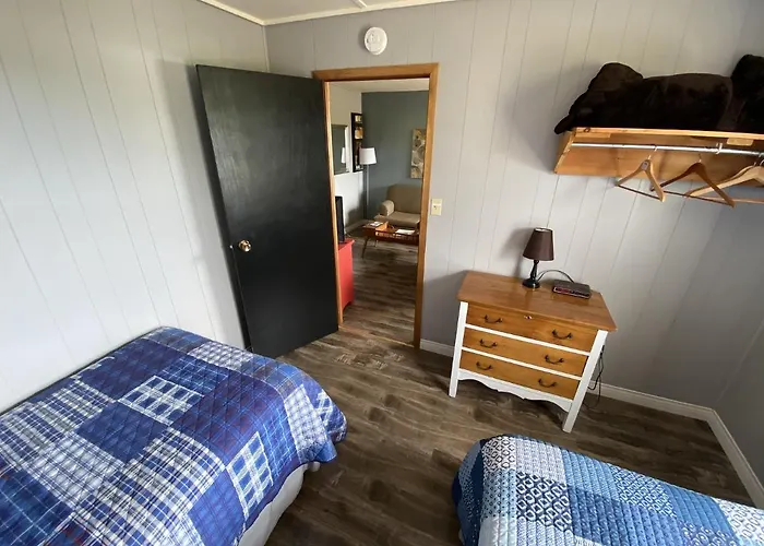 The Pines Motel And Cottages