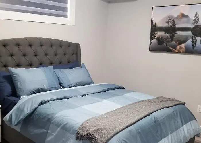 Luxurious 2 Bedroom Basement Suite