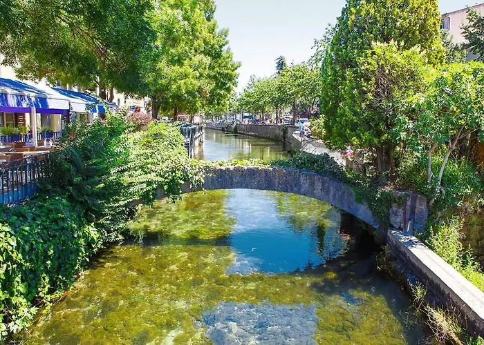 Le Galinie Chic'Art. Un Bel Atelier Avec Piscine