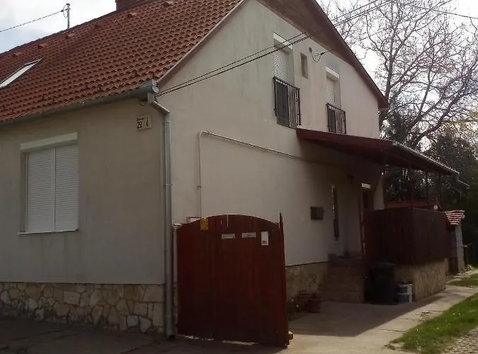 Budai Vam Apartmanhaz