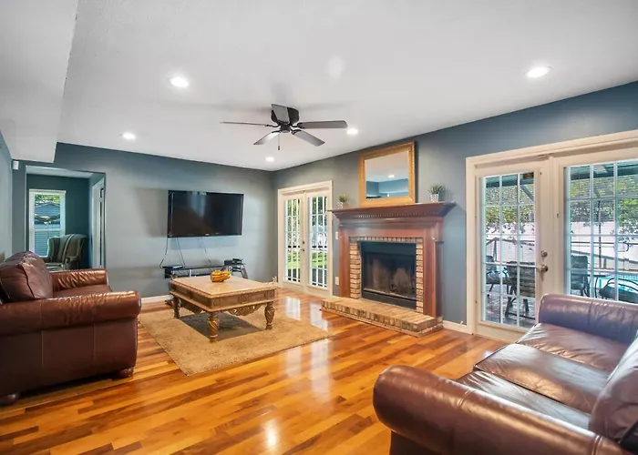 Tampa Bay Pool Home With Heated Pool