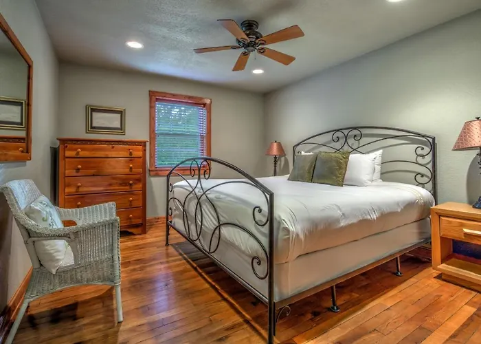 Linville Falls Lodge & Cottages
