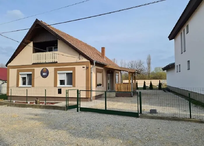 Hocza House Poroszlo