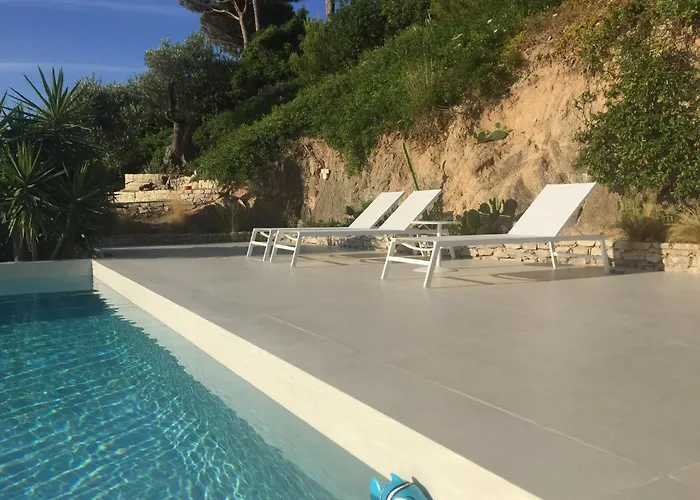 Villa Mael