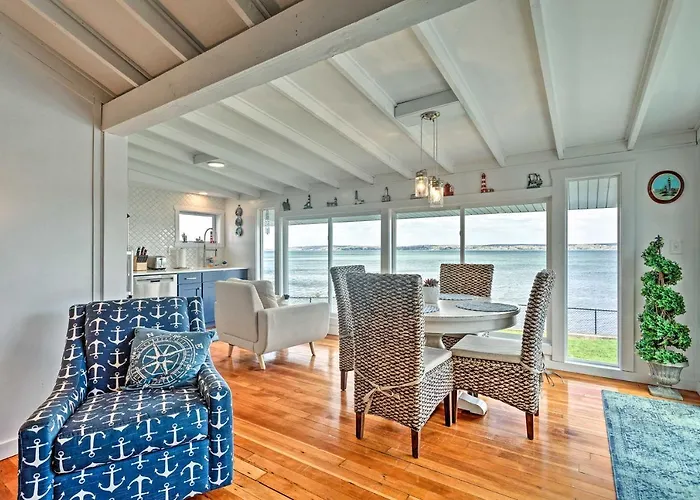 Waterfront Portsmouth Cottage: 8 Mi. From Newport!
