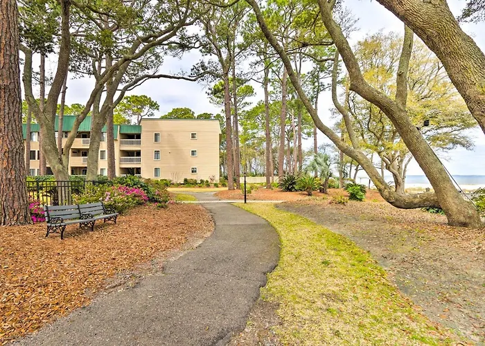 Sunroom + Beach Access: Hilton Head Condo