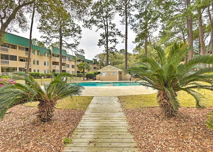 Sunroom + Beach Access: Hilton Head Condo