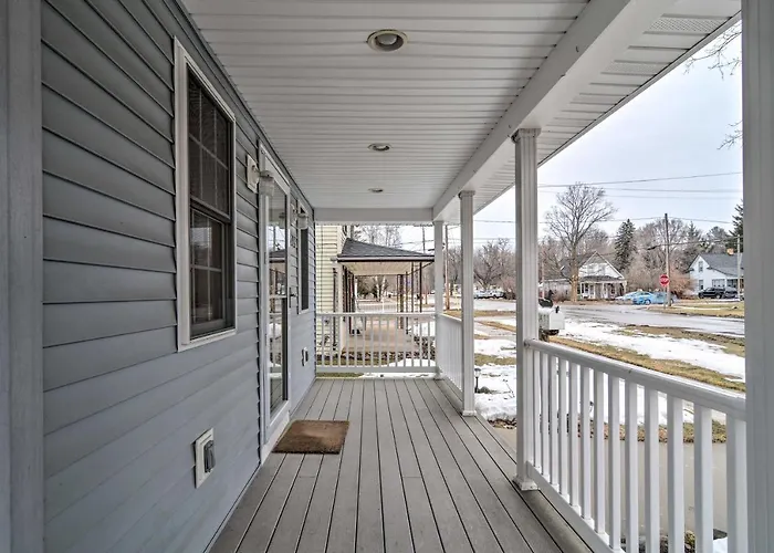 Downtown Boyne City Home, Walk To Lake Charlevoix!