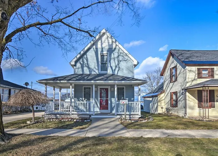 Downtown Boyne City Home, Walk To Lake Charlevoix!