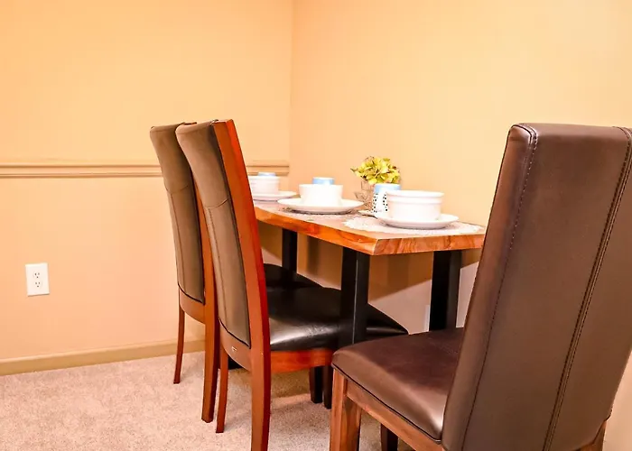Easy Access 2Beds,1Bt Luxury Kingbed With Pool Sleeps 4