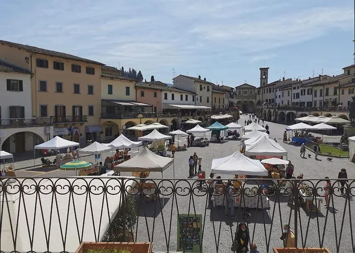 Casa Remo - Dolce Soggiorno Nella Piazza Di Greve