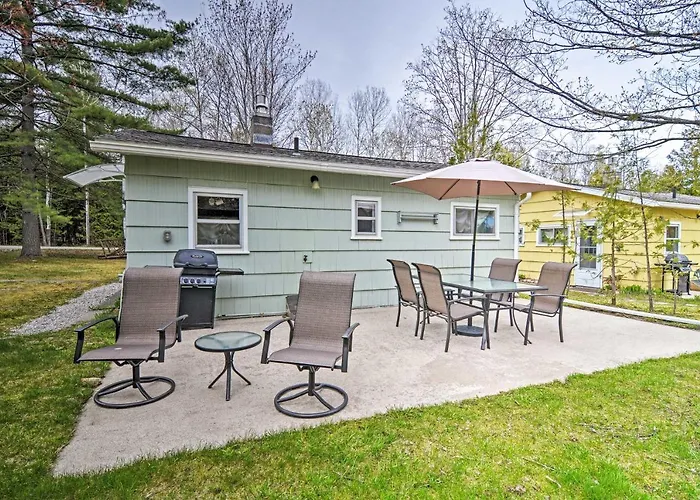Walk To Lakefront! Cabin 21 Mi To Boyne Mtn Resort
