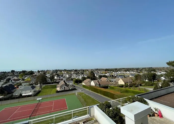 Appartement Renove Avec Tennis Prive, Parking Et Vue Mer