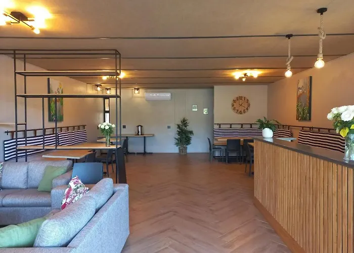 Le Bezz Guesthouse