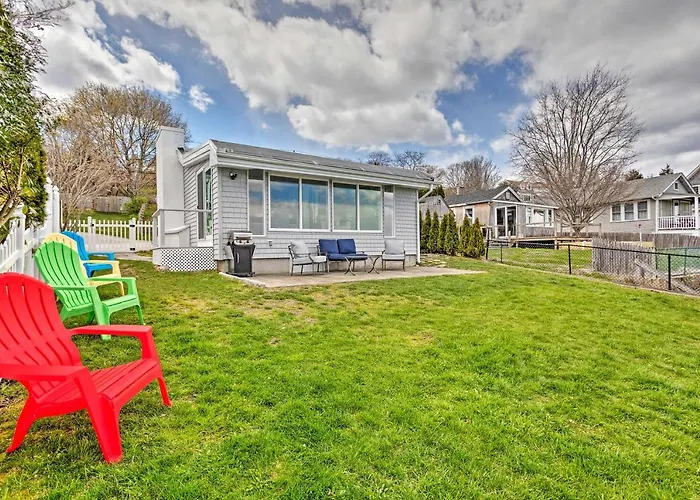 Waterfront Portsmouth Cottage: 8 Mi. From Newport!
