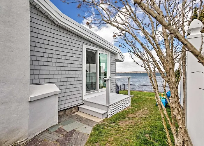 Waterfront Portsmouth Cottage: 8 Mi. From Newport!
