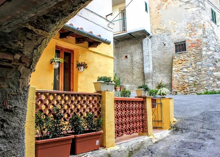 Panoramic And Beautiful House 4Km From The Sea.
