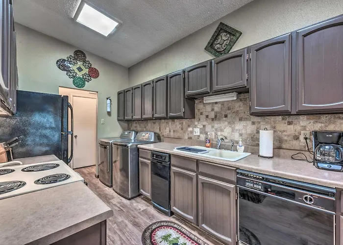 Alto Condo W/ Deck: 2 Mi To Ruidoso Winter Park!
