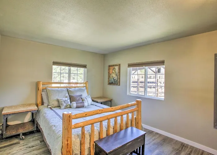 Kingston Sleeper: Unique Stay Near Silver Mountain