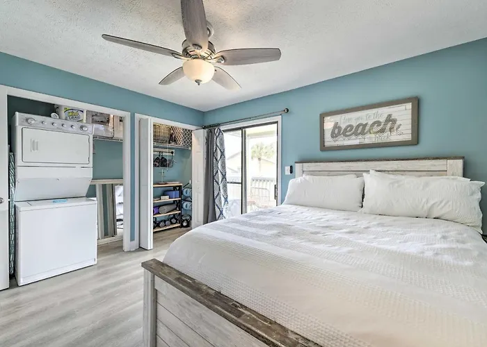 Panama City Condo W/ Balcony & Pool, Walk To Beach