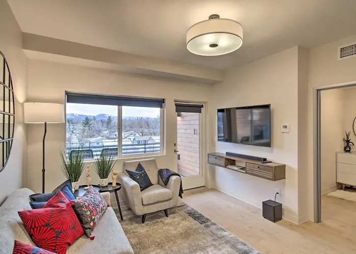Chic Bozeman Apartment - 1 Block Off West Main St!