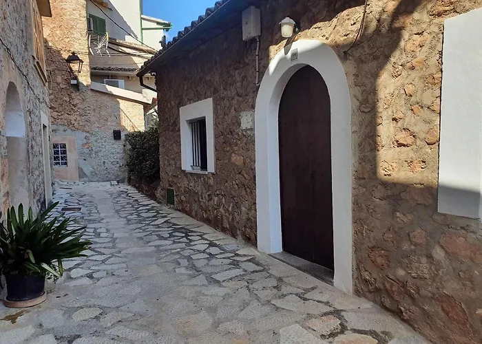 Town House Cas Decu