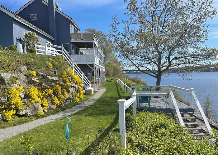 Waterfront Walk Out With Private Terrace