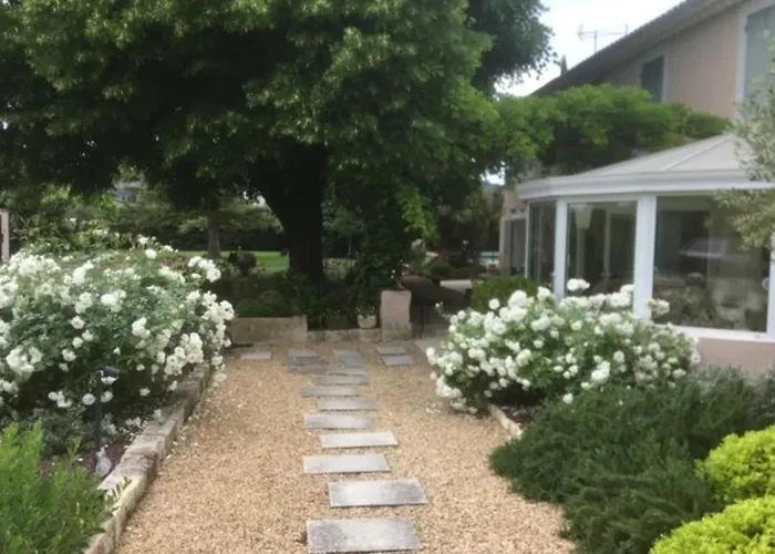 Stunning Property Between Alpilles And Luberon