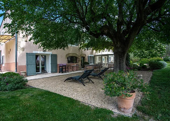 Stunning Property Between Alpilles And Luberon