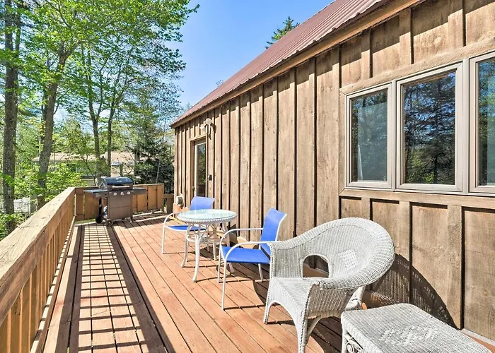 1 Mi To Downtown Bbh: Coastal Cabin W/ Deck & Yard