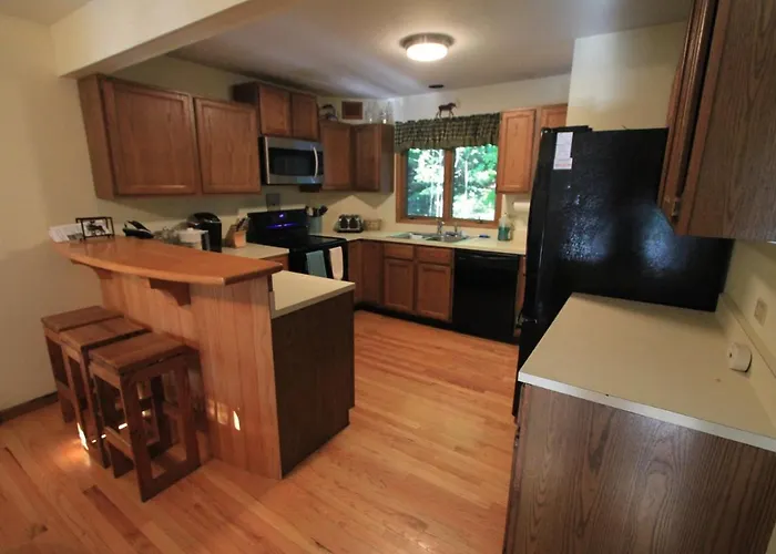 Quaint Stowe Cabin