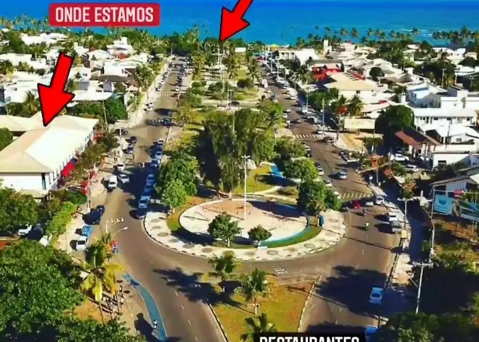Guarajuba Summer Flat: Beachfront Convenience in Prime Location