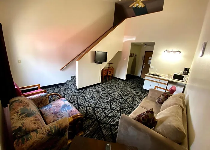 Woodland Inn & Suites