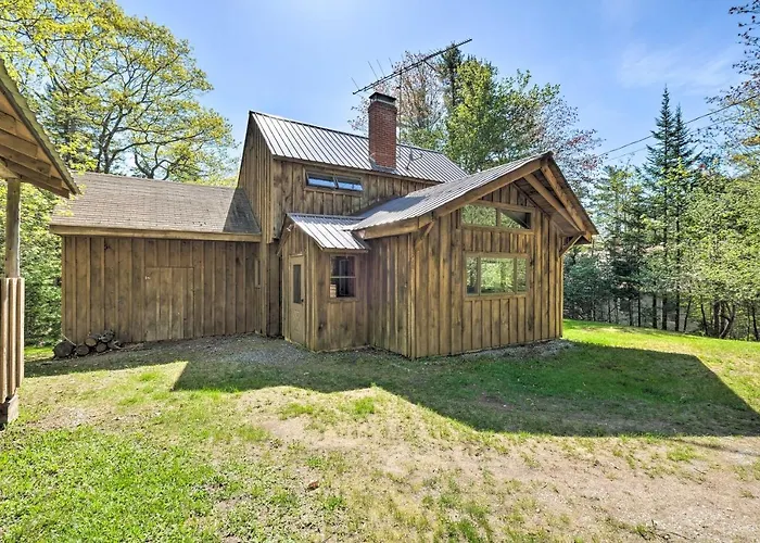 1 Mi To Downtown Bbh: Coastal Cabin W/ Deck & Yard